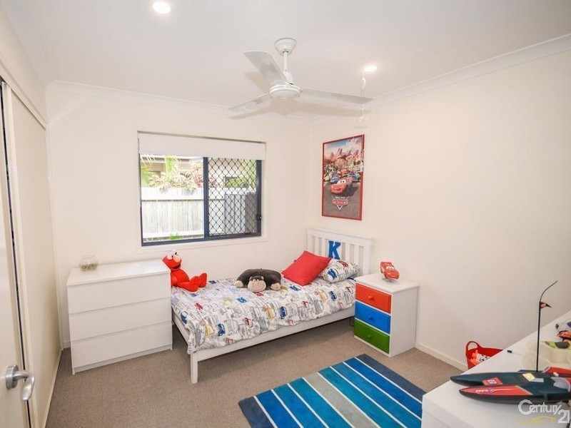 32 Veerings Crescent, Twin Waters QLD 4564