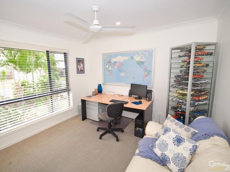 32 Veerings Crescent, Twin Waters QLD 4564