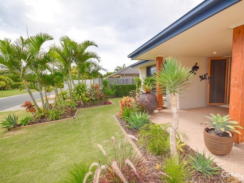 32 Veerings Crescent, Twin Waters QLD 4564