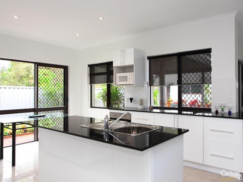 6 Petrie Avenue, Marcoola QLD 4564