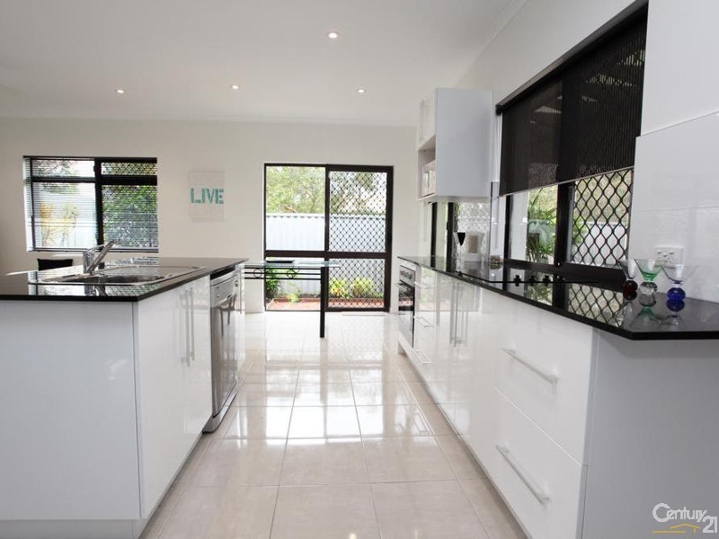 6 Petrie Avenue, Marcoola QLD 4564