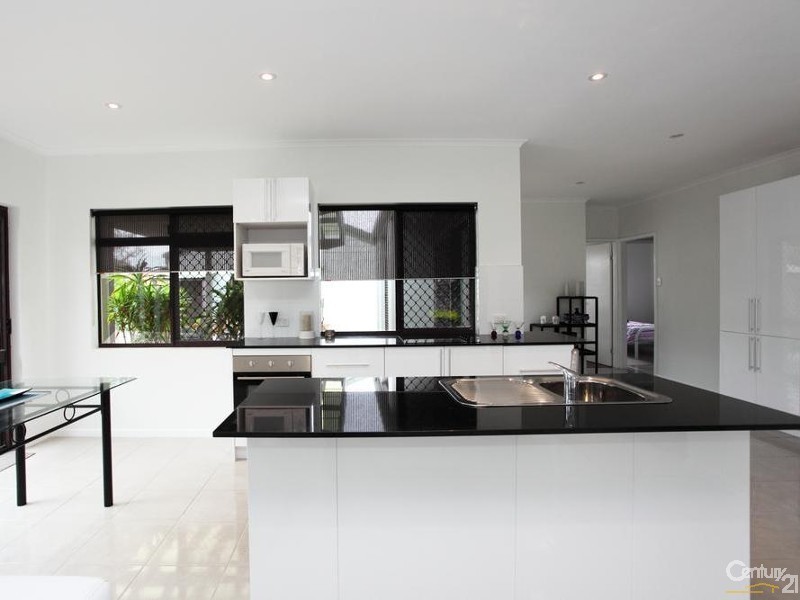 6 Petrie Avenue, Marcoola QLD 4564