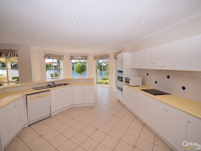 23 Tamarind Place, Twin Waters QLD 4564