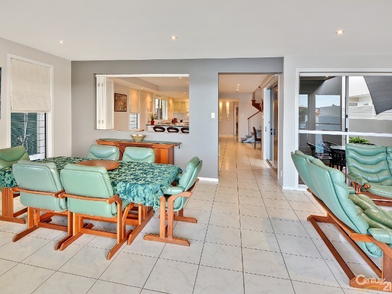 14 Staysail Place, Twin Waters QLD 4564