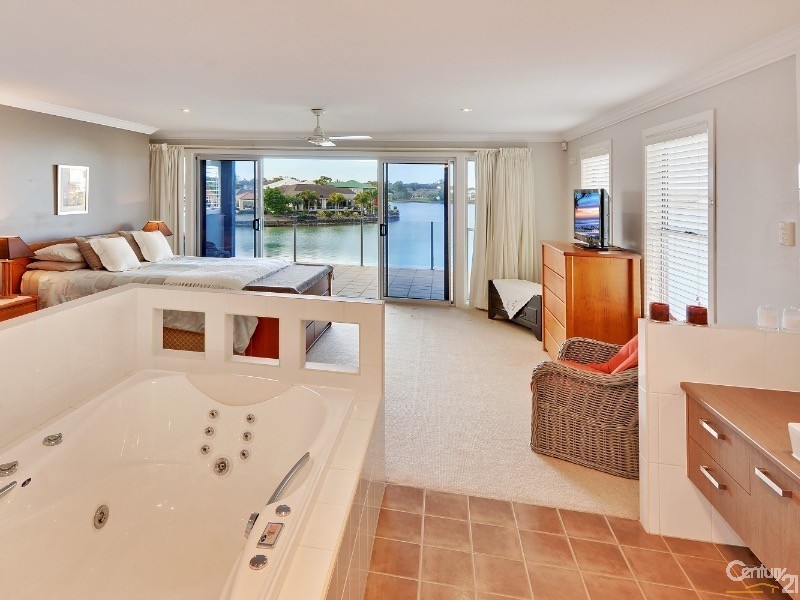 14 Staysail Place, Twin Waters QLD 4564