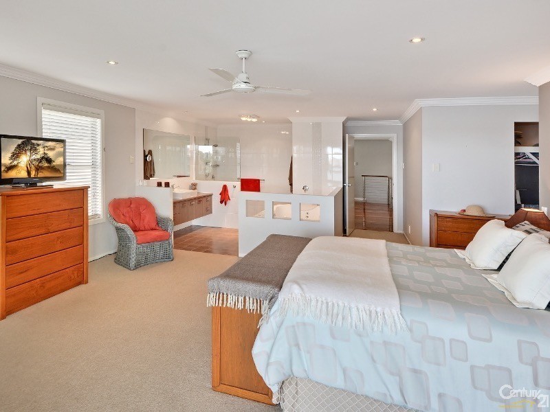 14 Staysail Place, Twin Waters QLD 4564