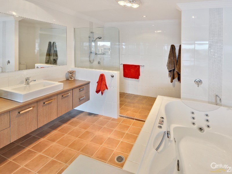 14 Staysail Place, Twin Waters QLD 4564