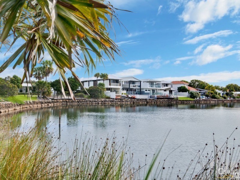 14 Staysail Place, Twin Waters QLD 4564