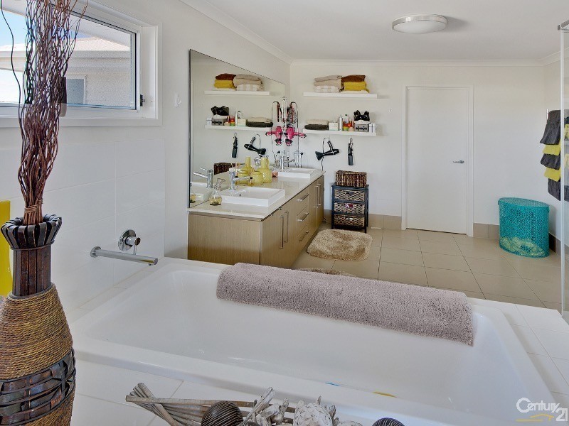 47 North Beach Place, Mudjimba QLD 4564