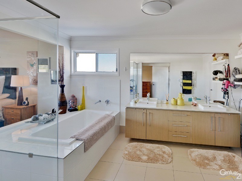 47 North Beach Place, Mudjimba QLD 4564