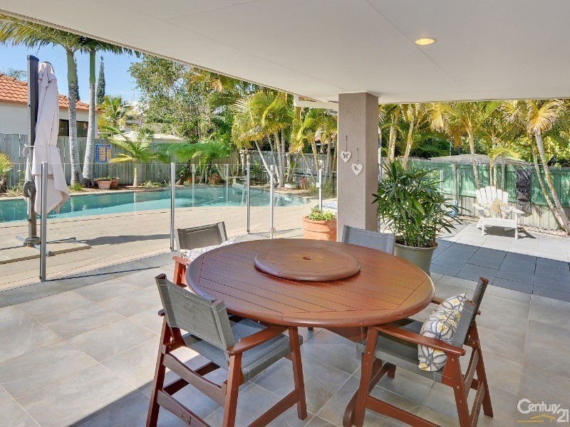 8 Livistona Place, Twin Waters QLD 4564