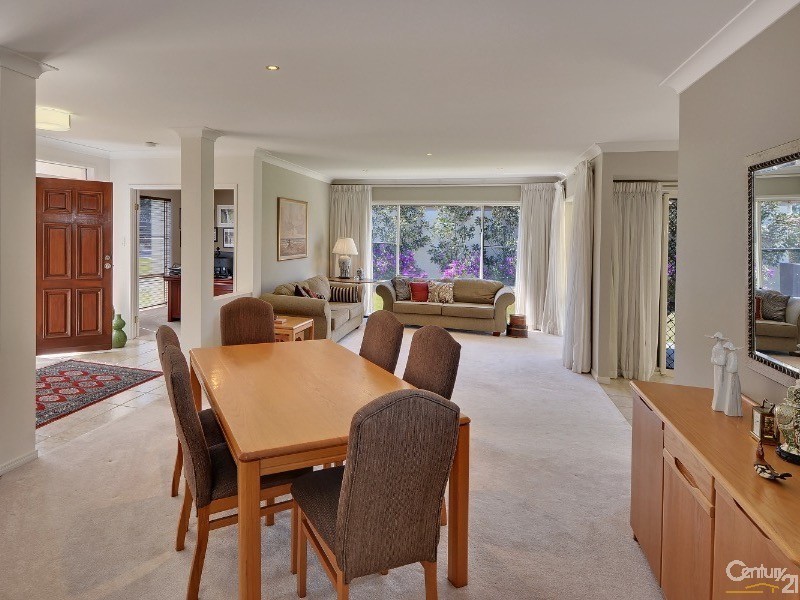 8 Livistona Place, Twin Waters QLD 4564