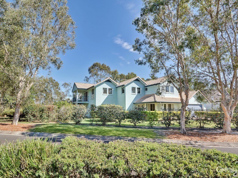 32 Wattlebird Drive, Twin Waters QLD 4564