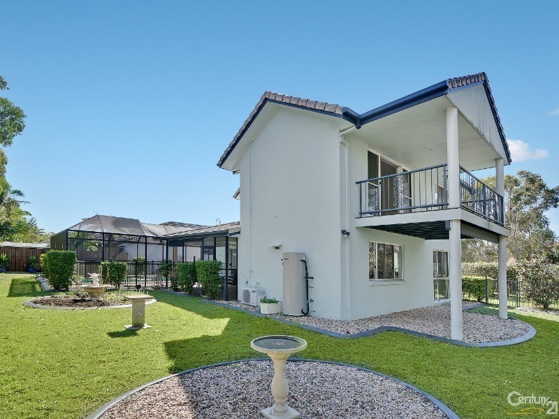 32 Wattlebird Drive, Twin Waters QLD 4564