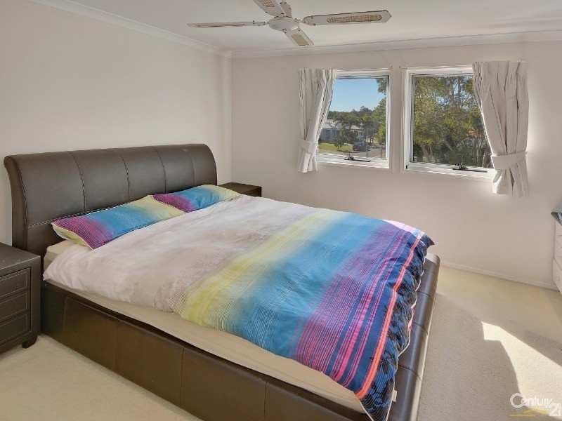 32 Wattlebird Drive, Twin Waters QLD 4564