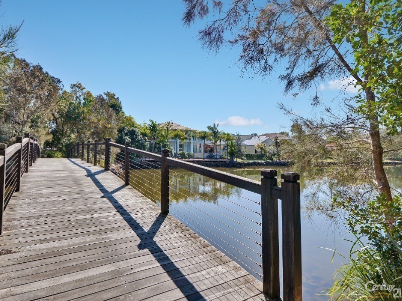 32 Wattlebird Drive, Twin Waters QLD 4564