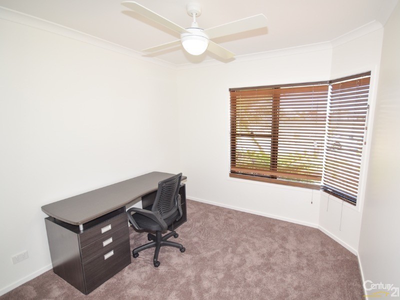 32 Surfrider Place, Mudjimba QLD 4564
