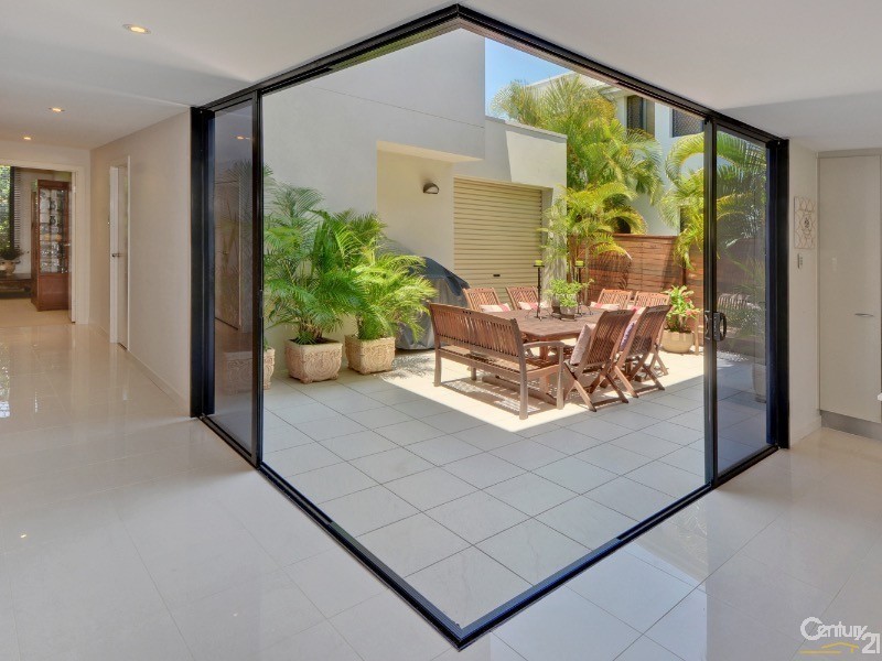 69 Baywater Drive, Twin Waters QLD 4564