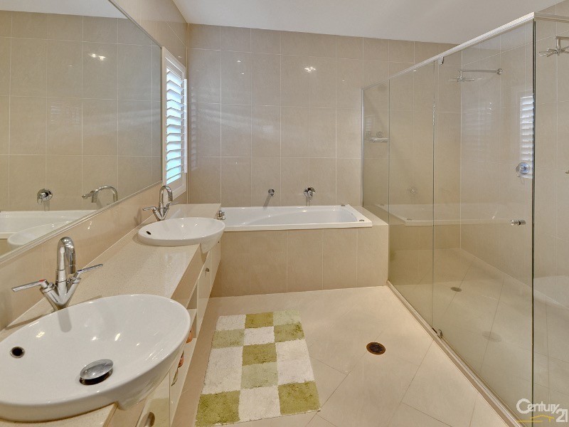 24 Moorings Circuit, Twin Waters QLD 4564