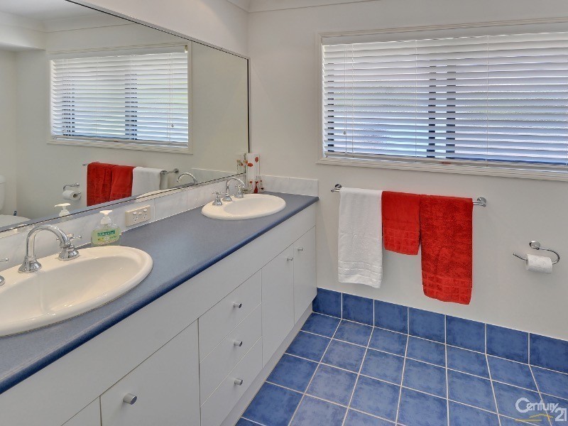 3 Staysail Place, Twin Waters QLD 4564