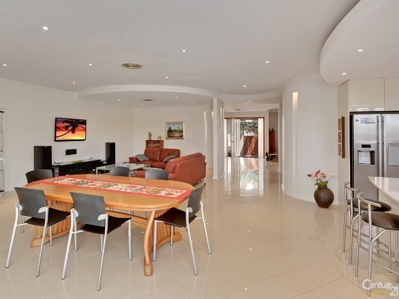 24 Moorings Circuit, Twin Waters QLD 4564