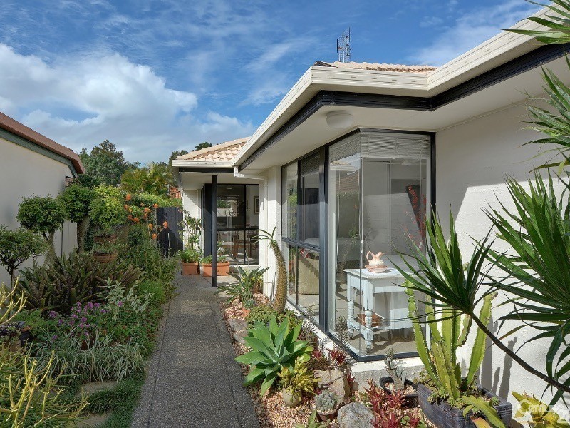 8 Spinifex Place, Twin Waters QLD 4564