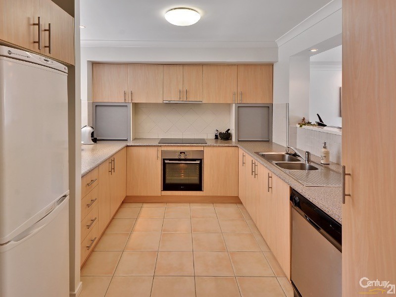 8 Spinifex Place, Twin Waters QLD 4564