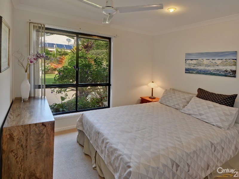 8 Spinifex Place, Twin Waters QLD 4564