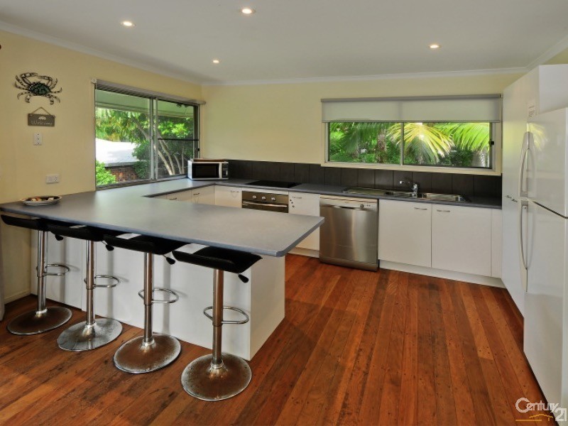 21 Sassifras Street, Mudjimba QLD 4564
