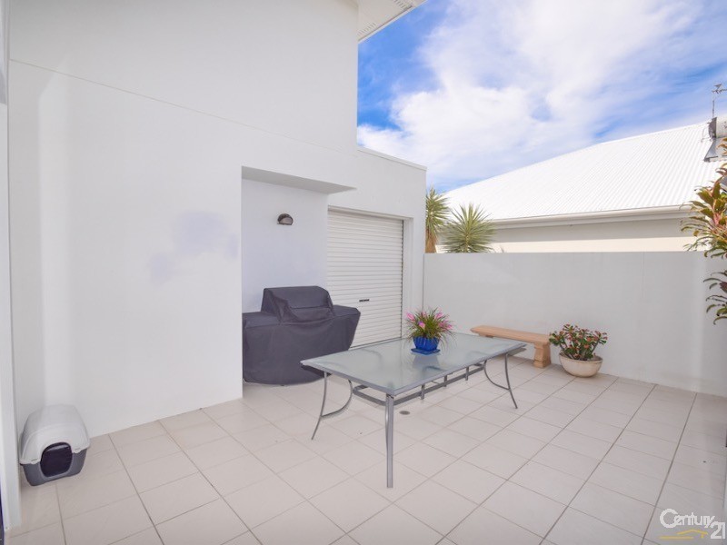 71 Baywater Drive, Twin Waters QLD 4564