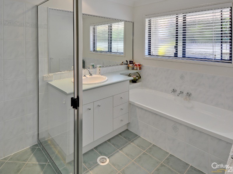 3 Staysail Place, Twin Waters QLD 4564