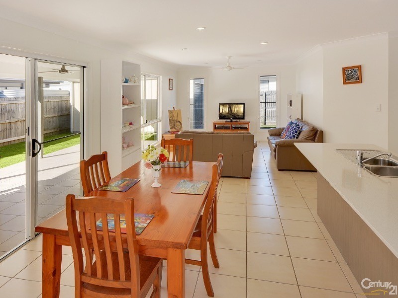 26 Ameen Circuit, Mudjimba QLD 4564