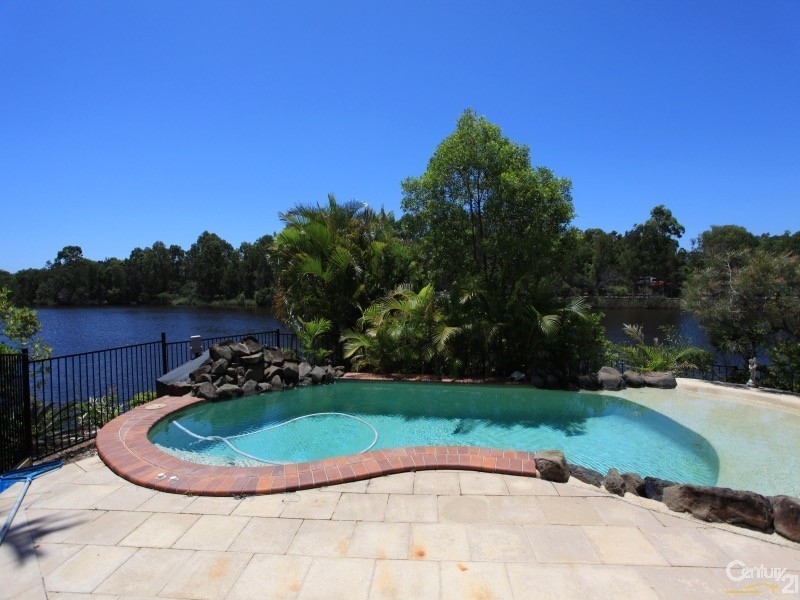 13 Glenwood Place, Twin Waters QLD 4564