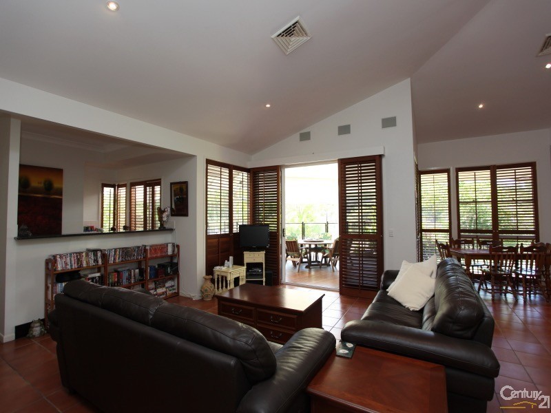 13 Glenwood Place, Twin Waters QLD 4564