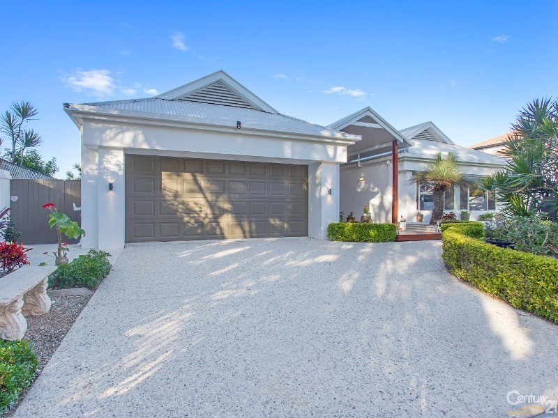 19 Tamarind Place, Twin Waters QLD 4564