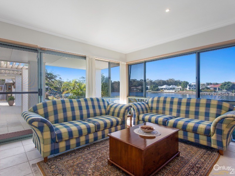 19 Tamarind Place, Twin Waters QLD 4564