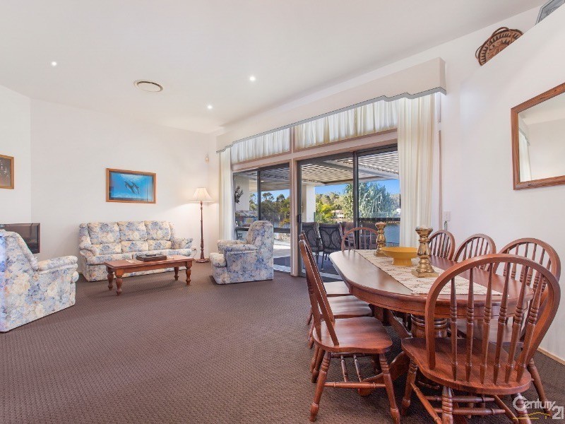 19 Tamarind Place, Twin Waters QLD 4564