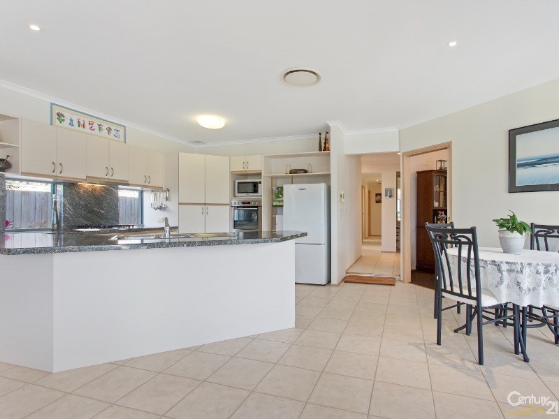 19 Tamarind Place, Twin Waters QLD 4564