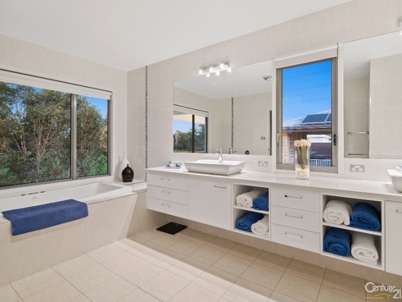 11 Hetherington Drive, Twin Waters QLD 4564