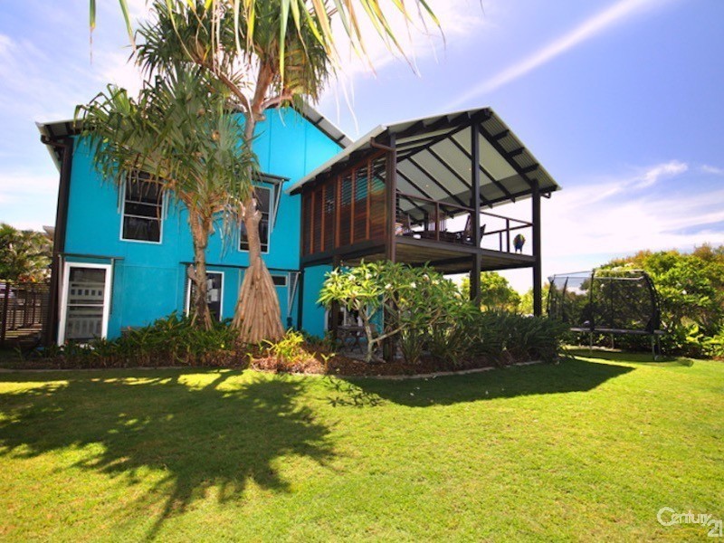 1 North Beach Place, Mudjimba QLD 4564