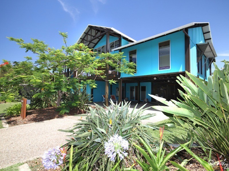 1 North Beach Place, Mudjimba QLD 4564