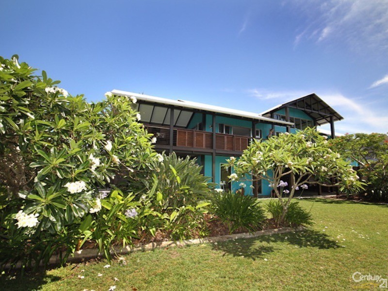 1 North Beach Place, Mudjimba QLD 4564