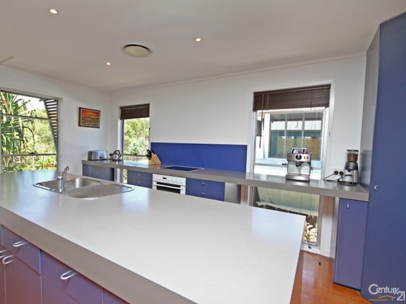 1 North Beach Place, Mudjimba QLD 4564