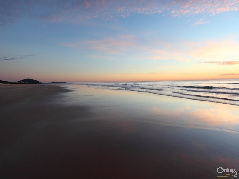 63 Mudjimba Esplanade, Mudjimba QLD 4564