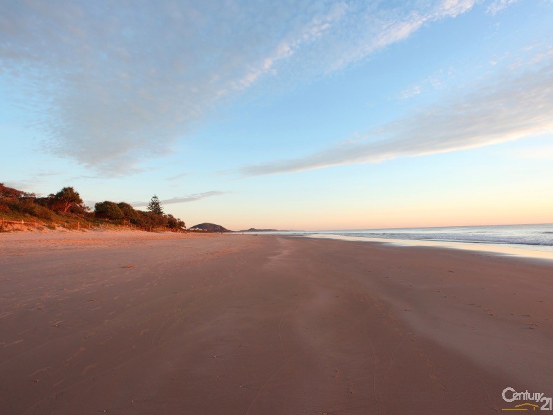 63 Mudjimba Esplanade, Mudjimba QLD 4564