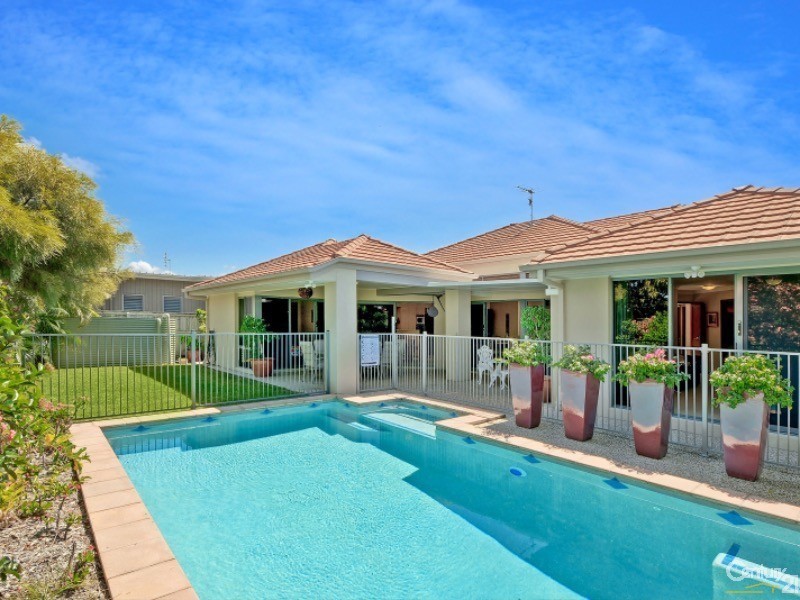 71 Stillwater Dr, Twin Waters QLD 4564