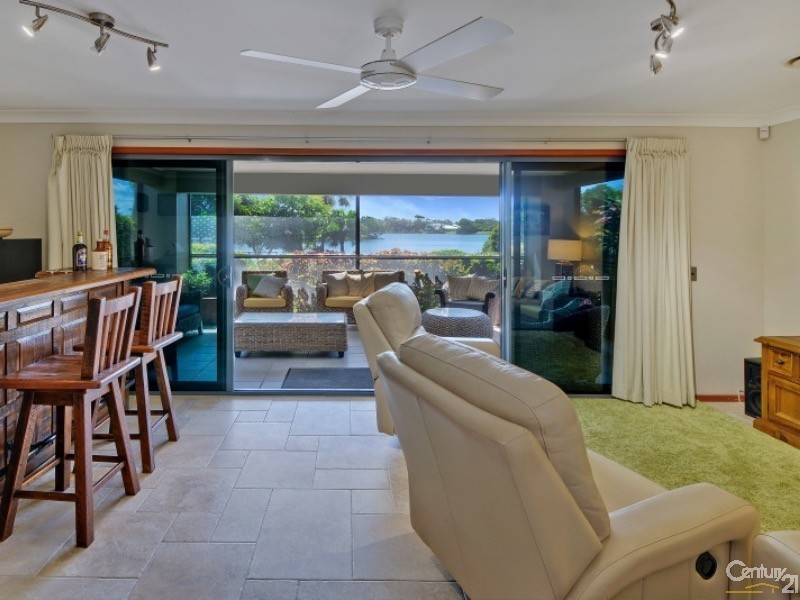 71 Stillwater Dr, Twin Waters QLD 4564