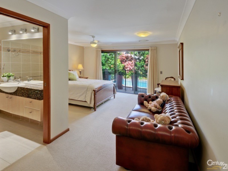 71 Stillwater Dr, Twin Waters QLD 4564