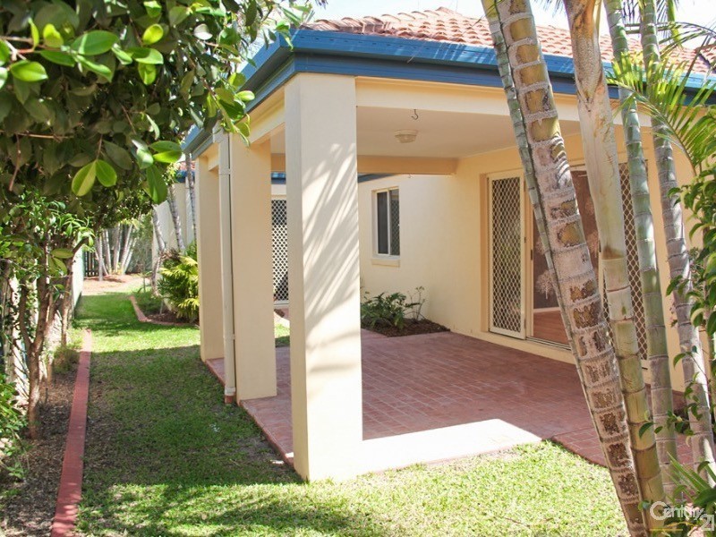 8 Watergum Place, Twin Waters QLD 4564