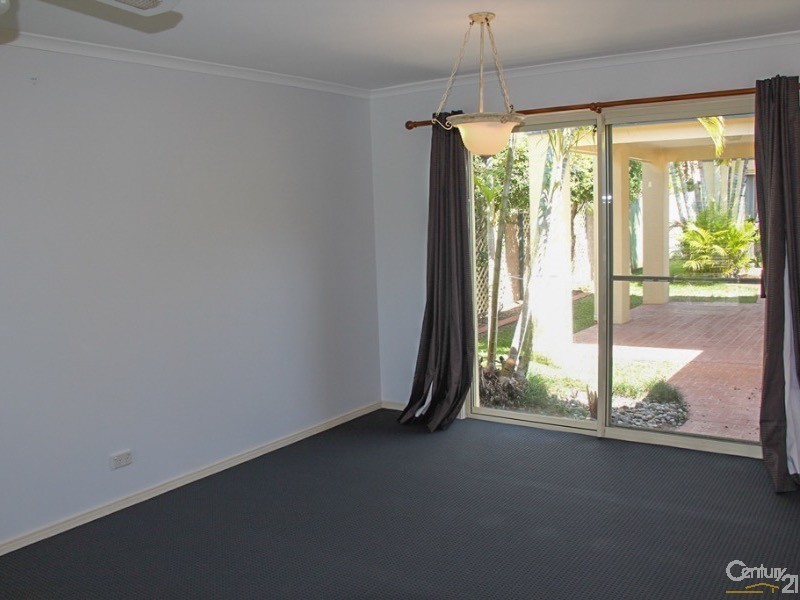 8 Watergum Place, Twin Waters QLD 4564